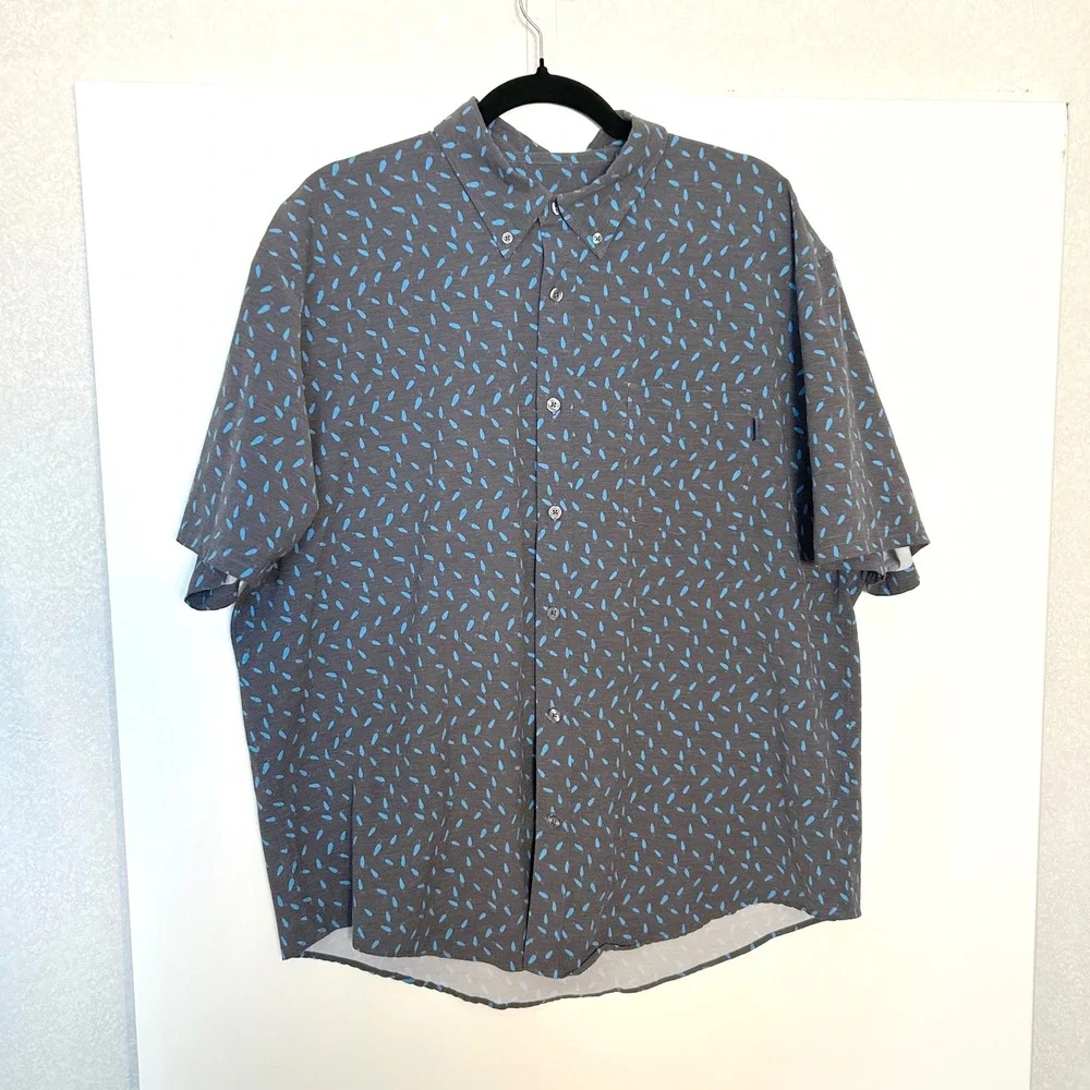 Huk Fishing Gray Men's XL Blue Lure‎ print Short Sleeve Button up Shirt Outdoors